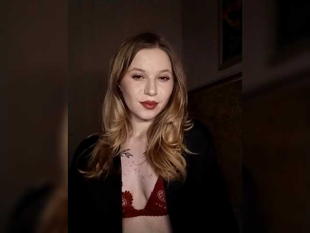 1biscuit1's BongaCams show and profile