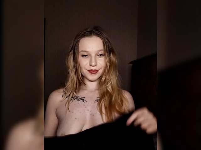 1biscuit1's BongaCams show and profile