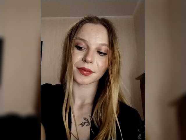 Sexy 1biscuit1 wants you to fuck her body now 1biscuit1 from BongaCams