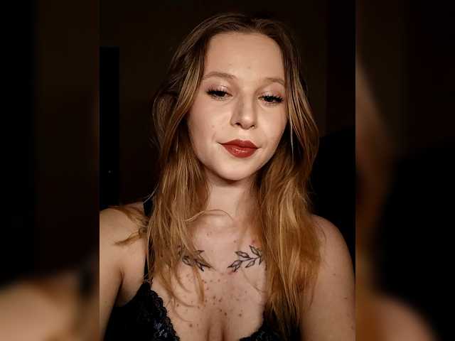 1biscuit1's BongaCams show and profile