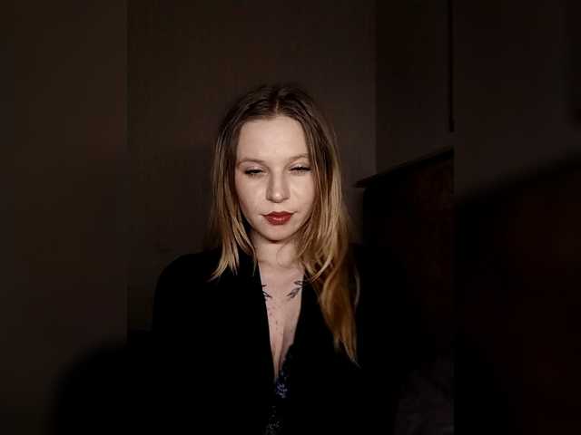 1biscuit1's BongaCams show and profile