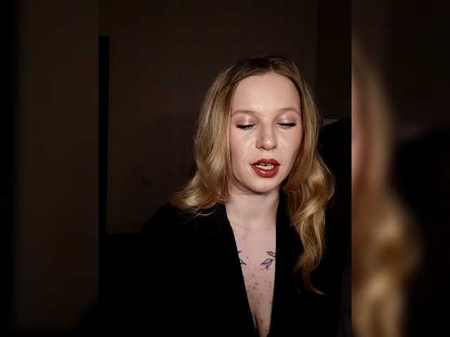 1biscuit1's BongaCams show and profile