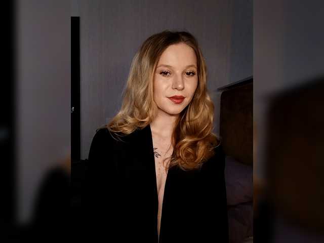 1biscuit1's BongaCams show and profile