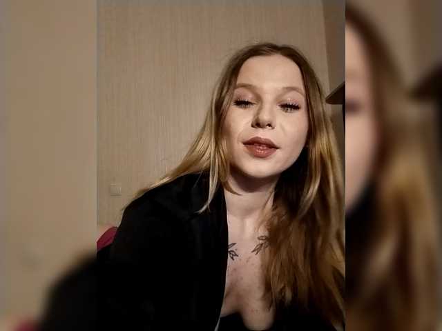 1biscuit1's BongaCams show and profile