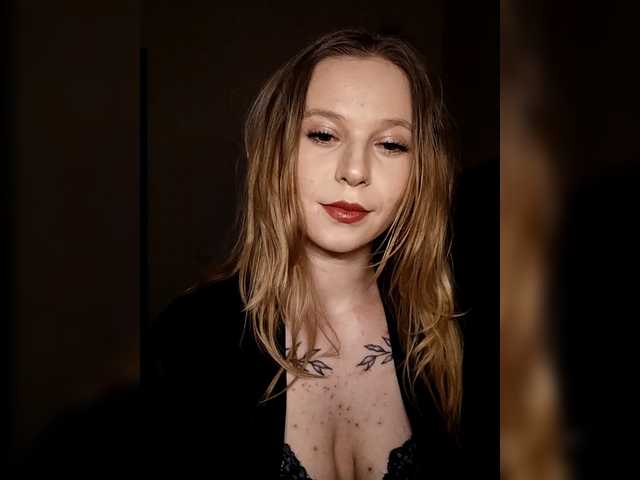 1biscuit1's BongaCams show and profile
