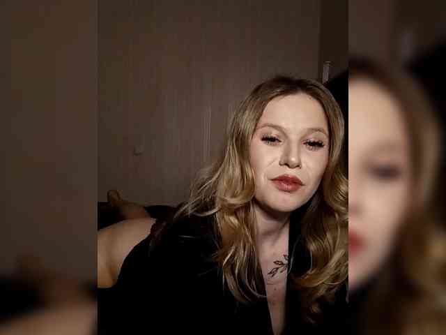 1biscuit1 Live Webcam on BongaCams