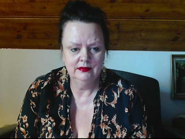 TiffanyAmore's BongaCams show and profile