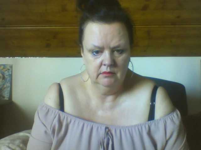 TiffanyAmore's BongaCams show and profile