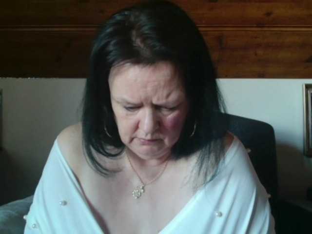 TiffanyAmore's BongaCams show and profile