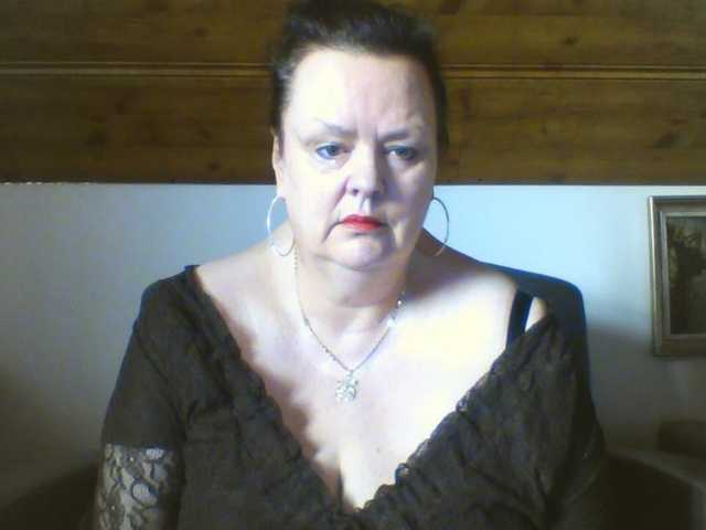 le modèle TiffanyAmore est en webcam porno dans un show sur le site bongacams, il possède les tags suivants: White/Caucasian,Brunette,Trimmed