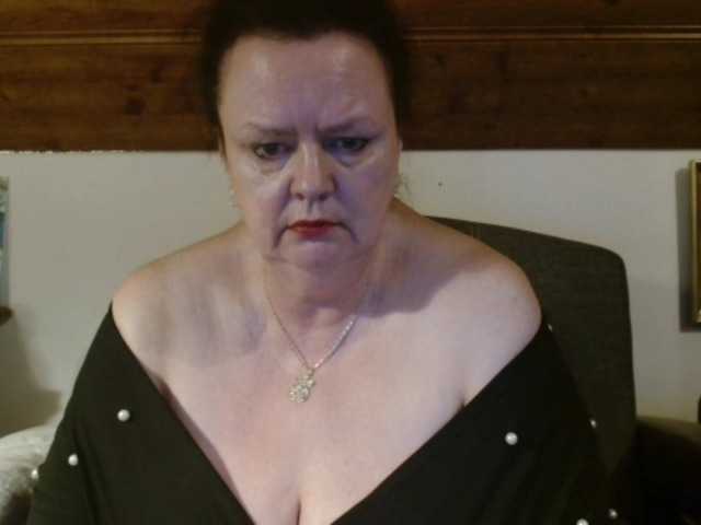 TiffanyAmore's BongaCams show and profile