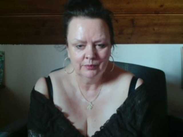 TiffanyAmore's BongaCams show and profile