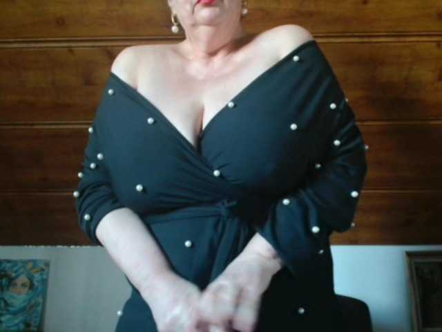 TiffanyAmore's BongaCams show and profile