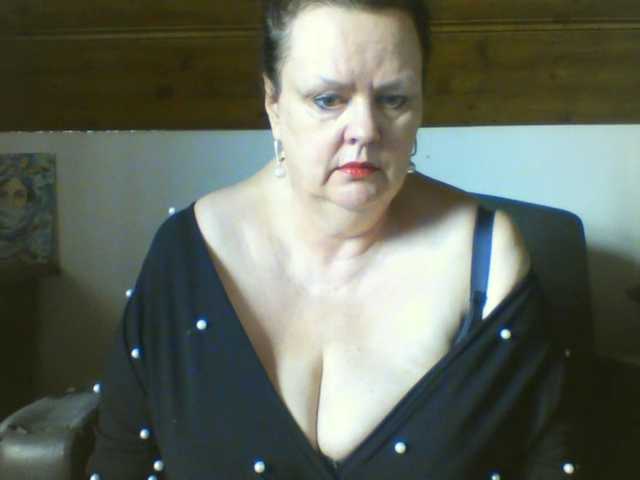 TiffanyAmore's BongaCams show and profile