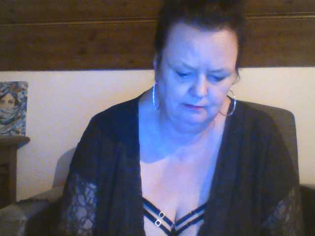 TiffanyAmore's BongaCams show and profile