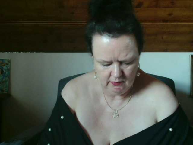 TiffanyAmore's BongaCams show and profile