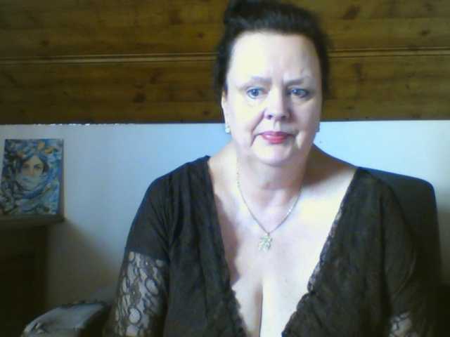 TiffanyAmore's BongaCams show and profile