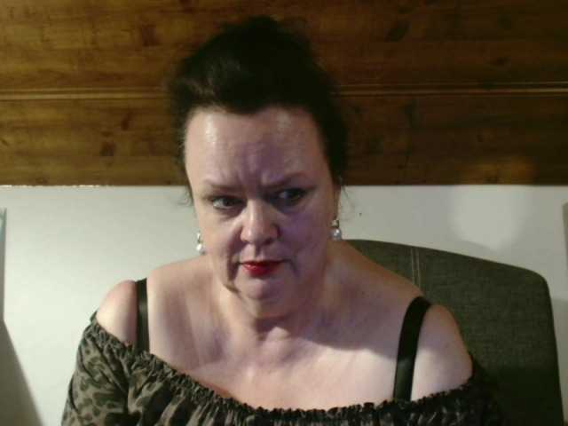 TiffanyAmore's BongaCams show and profile