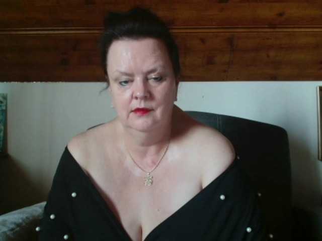 TiffanyAmore's BongaCams show and profile