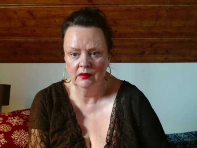 TiffanyAmore webcam bongacams model stream image