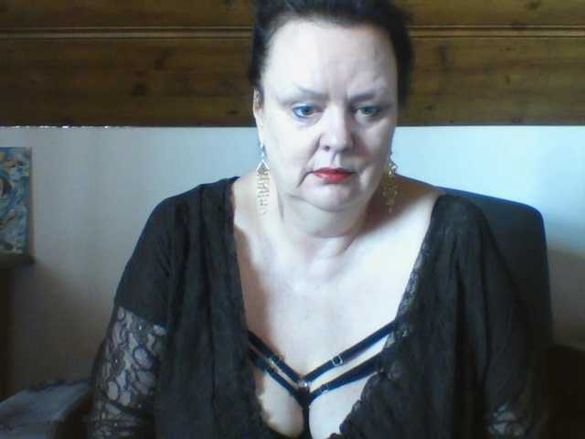 TiffanyAmore's BongaCams show and profile