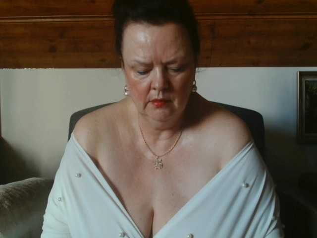 TiffanyAmore's BongaCams show and profile