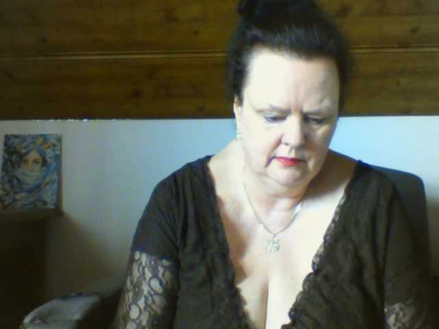 TiffanyAmore's BongaCams show and profile