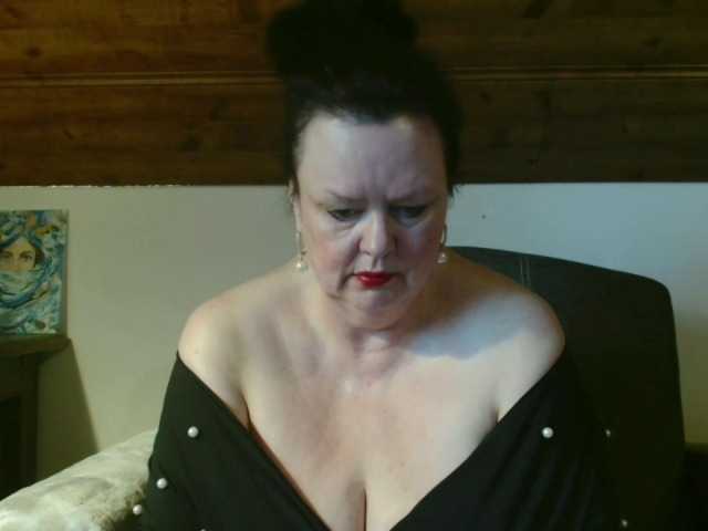 TiffanyAmore's BongaCams show and profile