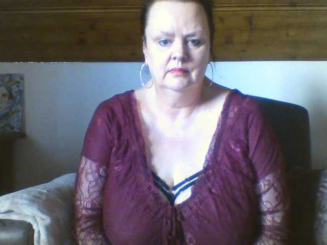 TiffanyAmore's BongaCams show and profile