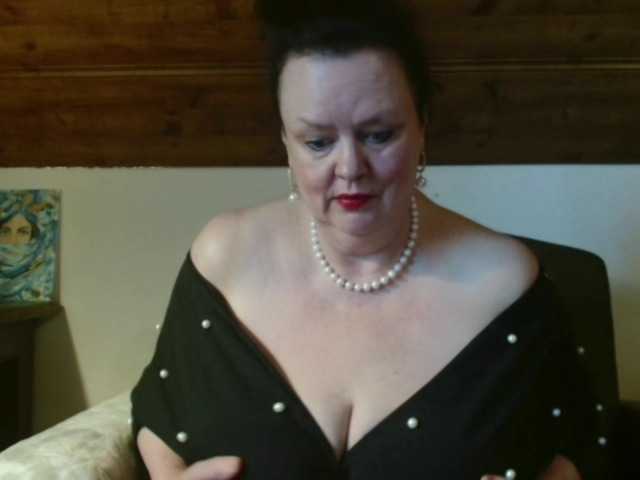 TiffanyAmore's BongaCams show and profile