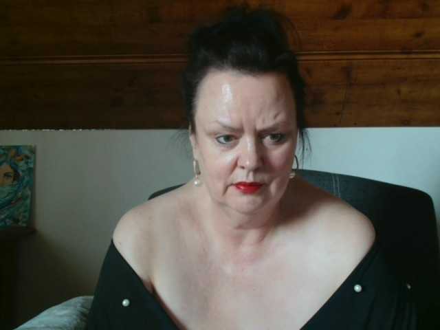 TiffanyAmore's BongaCams show and profile