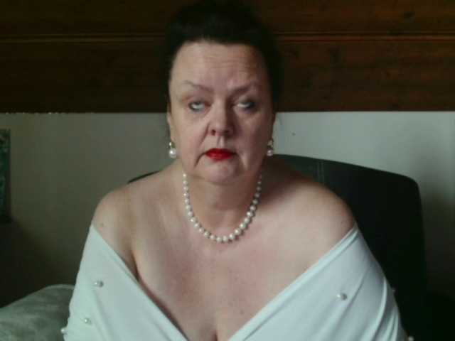 TiffanyAmore's BongaCams show and profile