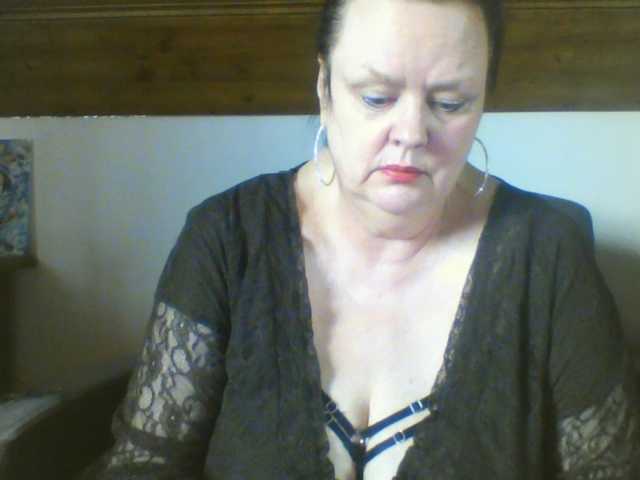 TiffanyAmore's BongaCams show and profile