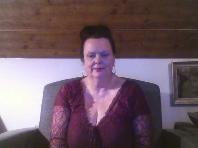 TiffanyAmore's BongaCams show and profile