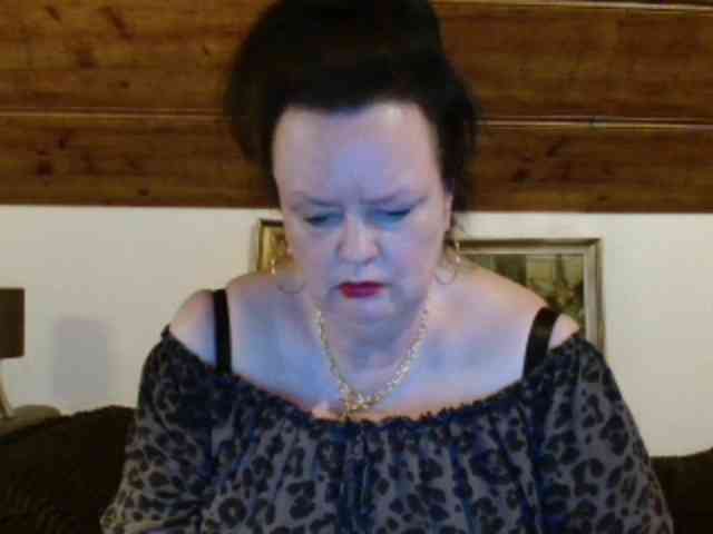 TiffanyAmore bongacams