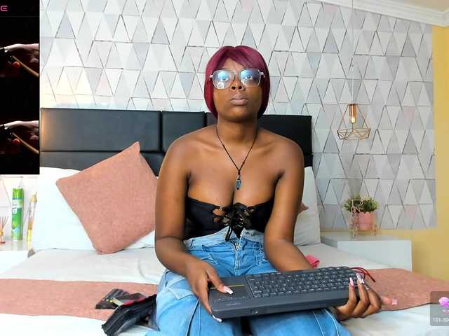 OliviaGarciaa – webcam model profile photo