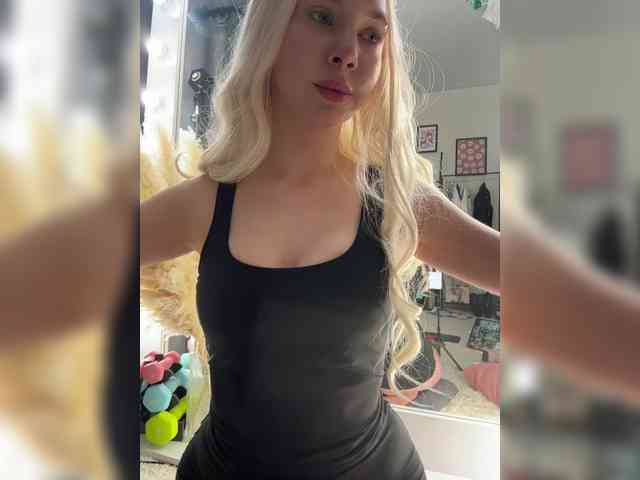 LolaDoll's webcam live show