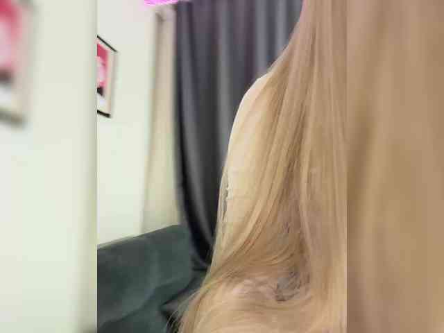 LolaDoll webcam