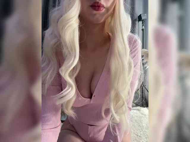 LolaDoll's webcam live show