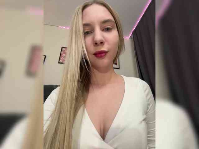 LolaDoll webcam