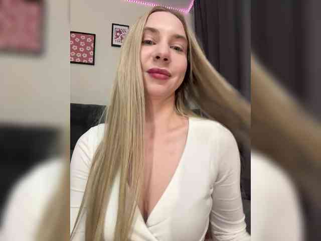 LolaDoll webcam