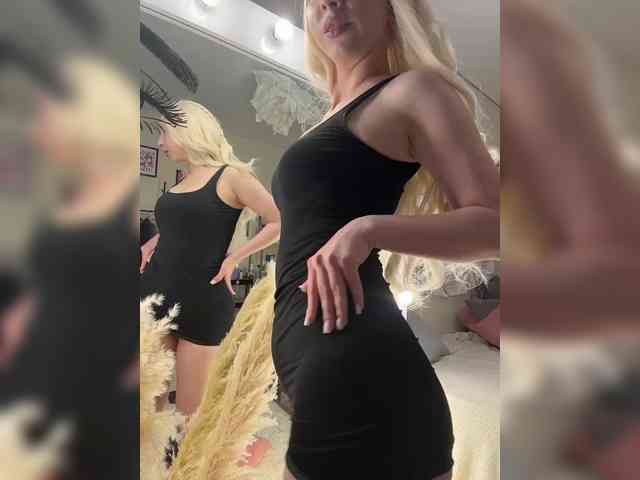 LolaDoll's webcam live show