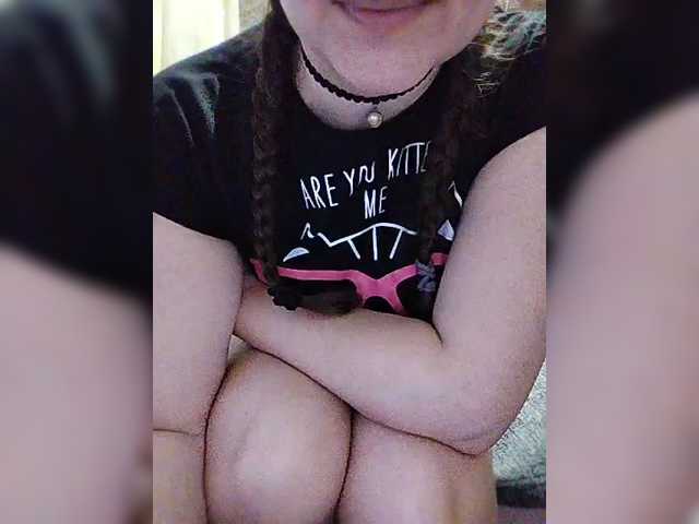 Vikki-vik's BongaCams show and profile