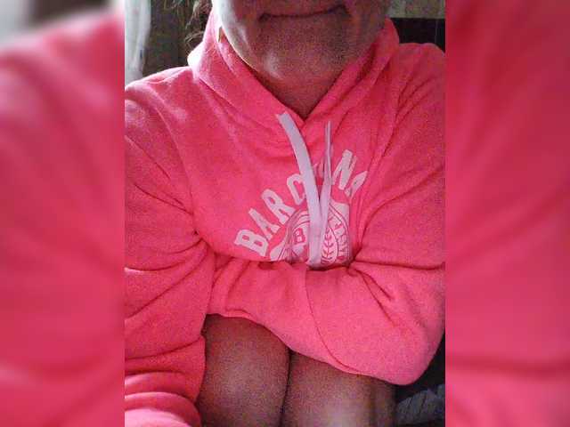 Vikki-vik's BongaCams show and profile