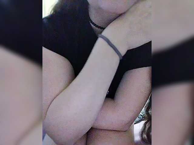 Vikki-vik's BongaCams show and profile