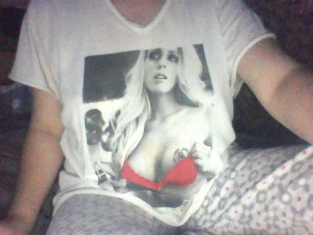 Vikki-vik's BongaCams show and profile