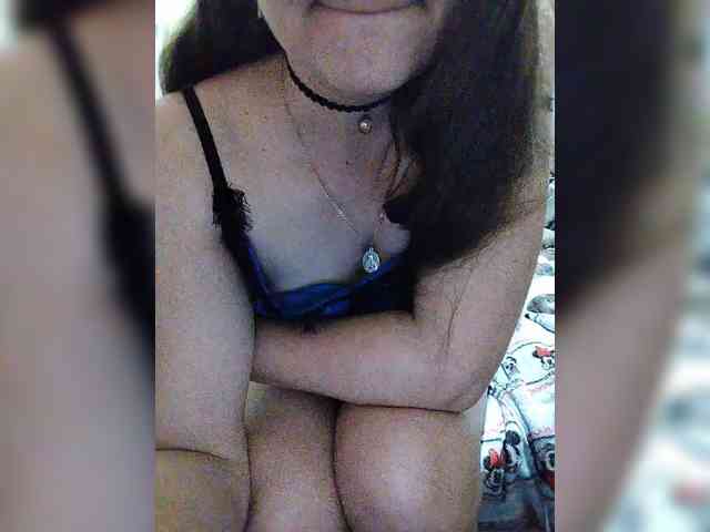 Vikki-vik Live Webcam on BongaCams