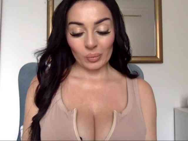 sensuallstella bongacams