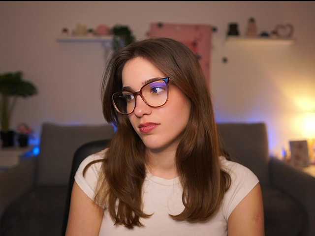 kissiecat's BongaCams show and profile