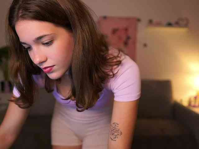 kissiecat Live Webcam on BongaCams